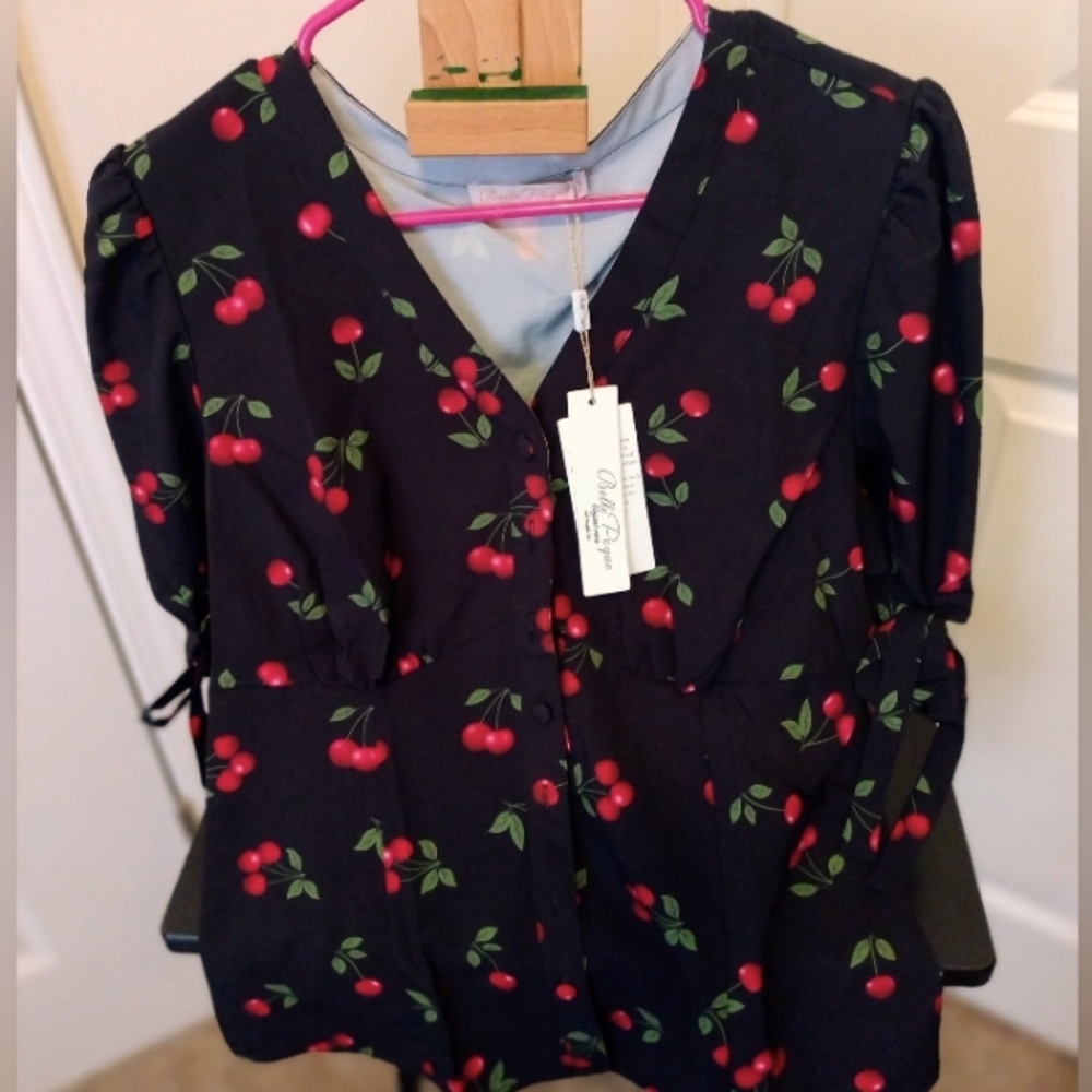 LOTUS BOSS SHINE: Women's L NWT V neck 3/4 sleeve Cherry Top - Picture 1 of 2